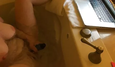 المشكلة في هذا النموذج مواقع سكس عربي سعودي ، ندف تمتص الحمار