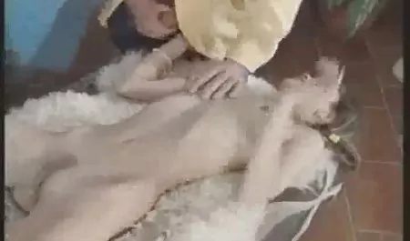 ما يكفي لجعل اثنين من موقع جنس عربي الضربات الكبيرة كس الحمار